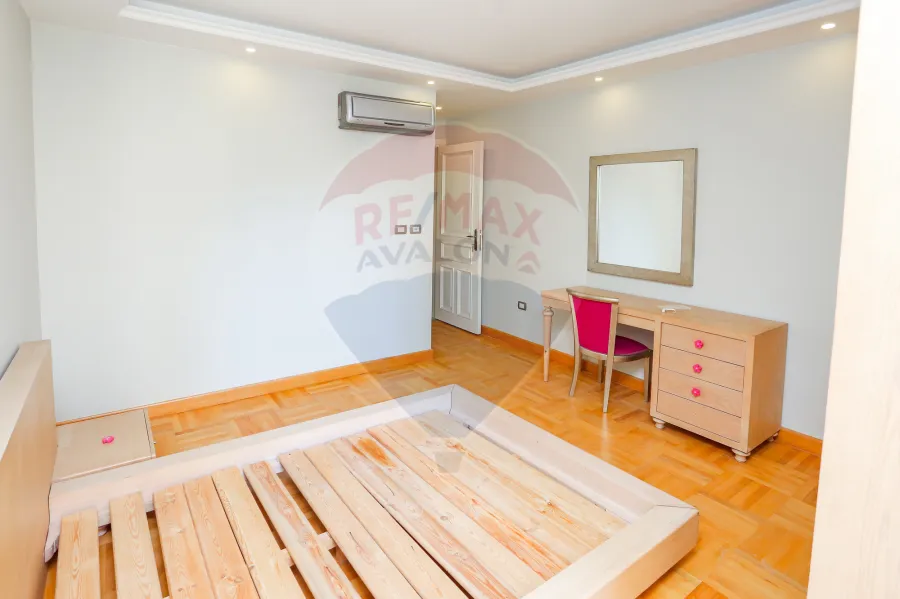 شقة للبيع 195 م سبورتنج (ش أبو قير)