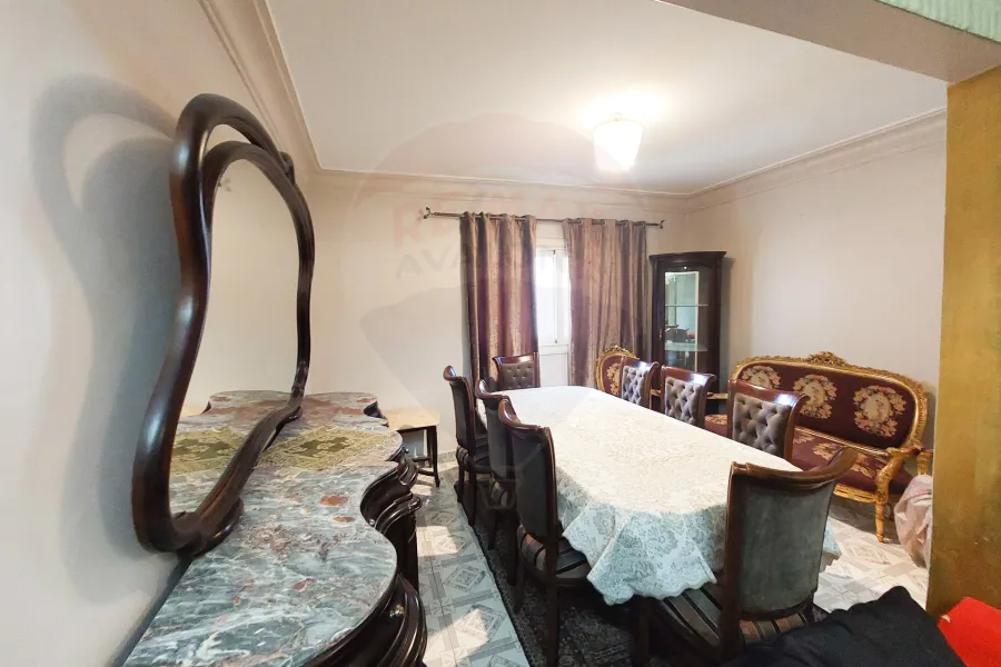 شقة للإيجار المفروش  150 م سموحة (خطوات من ميدان فيكتور عمانويل)