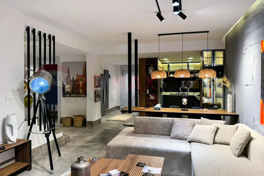 ستاند الون للبيع (مارينا 1) 650 م