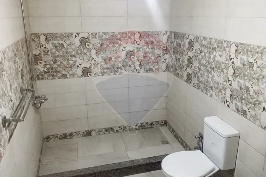 Commercial Headquarters For Rent 200 m (Mohamed Karim St.)