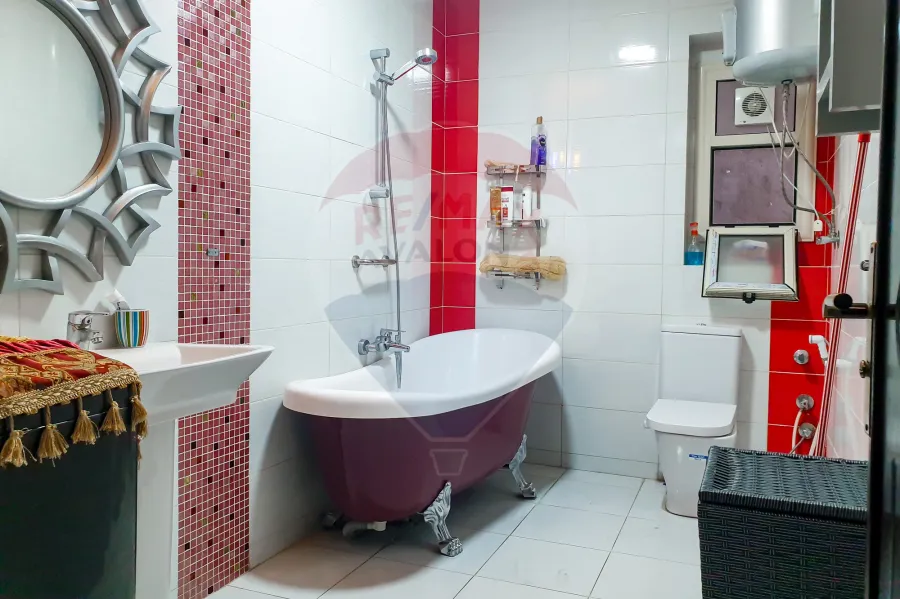 شقة للبيع 200 م لوران (متفرع من ش شعراوي)