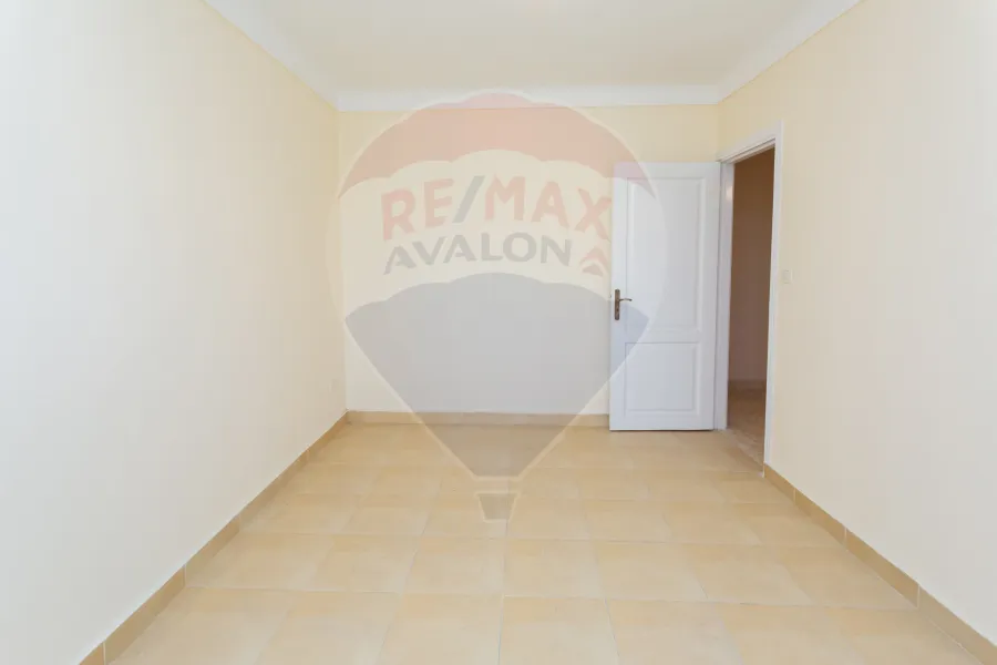 شقة للبيع 125 م سبورتنج (خطوات من البحر والترام)