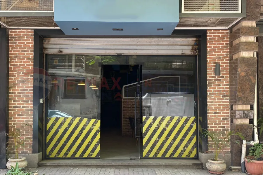 محل للبيع 75 م محرم بك (ش الصوالح)