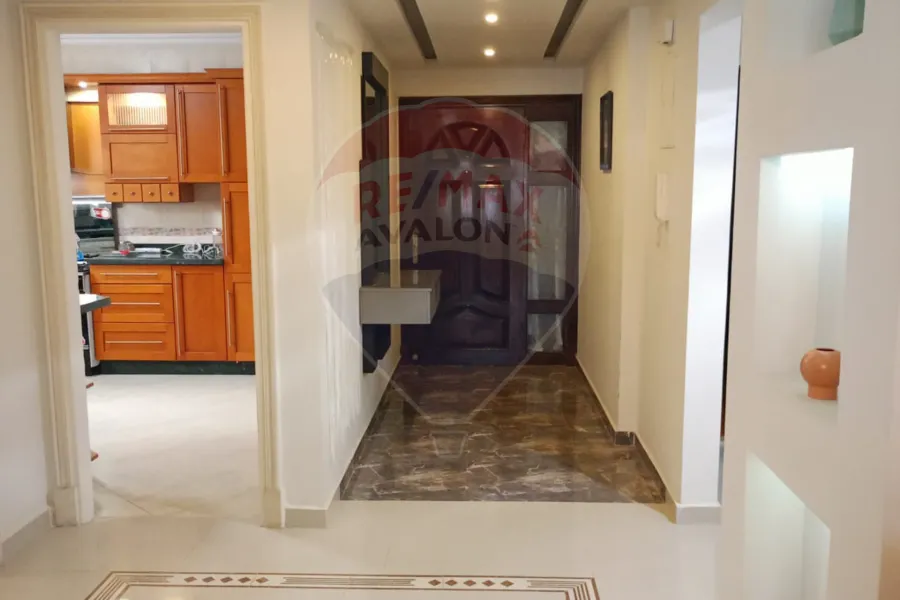 شقة للبيع 235 م سموحه (المربع الذهبي)