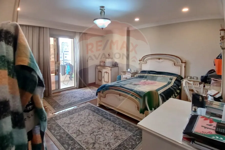 شقة للبيع 341 م الشلالات (ابراج كليوباترا بلازا)