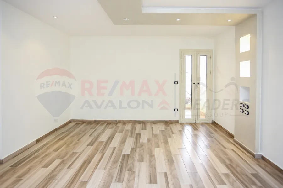 شقة للبيع 275 م لوران (ش شعراوي)