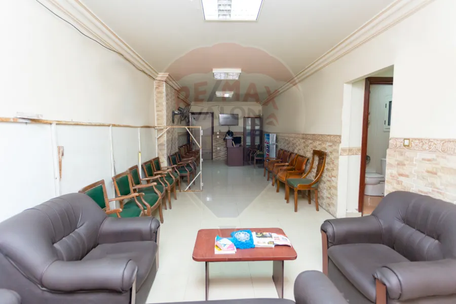 شقة للبيع 135 م محرم بك (ش قناة السويس)