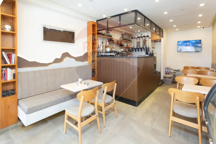 محل للبيع 35 م سيدي بشر (خطوات من البحر - خلف المحروسة)