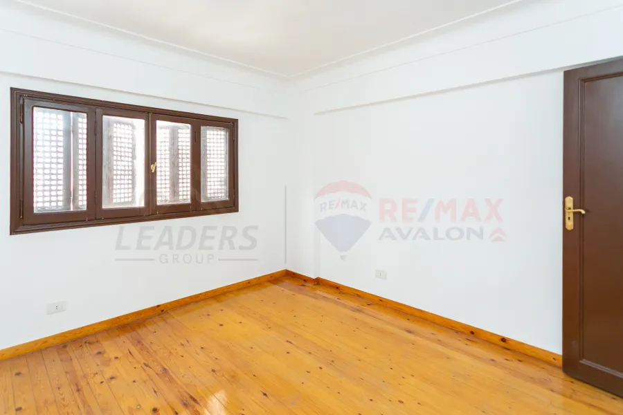 شقة 3 ادوار Triple للبيع 367 م لوران (خلف البنك الاهلي)