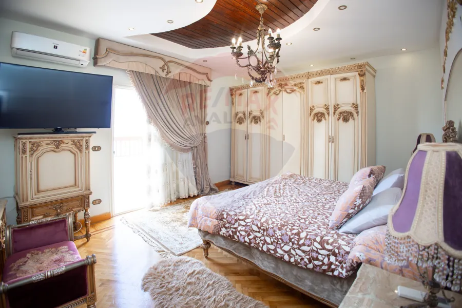 Penthouse apartment for sale 440 m Al Asafra (directly on the sea - Brand Building)