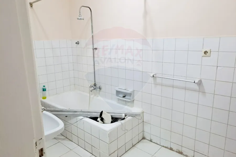 Administrative Apartment For Rent 130 m Smouha (Garden City St.)