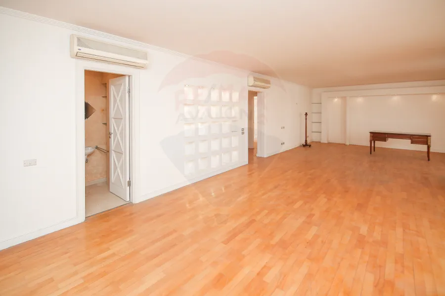 شقة للبيع 270 م كفر عبده (ش الإسماعيلية)