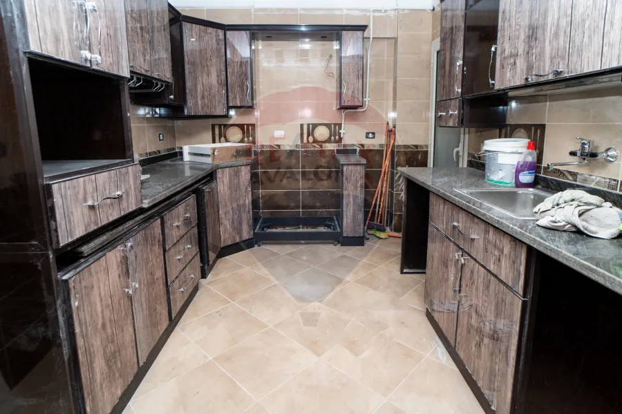 شقة للإيجار 205 م لوران (ش الإقبال)