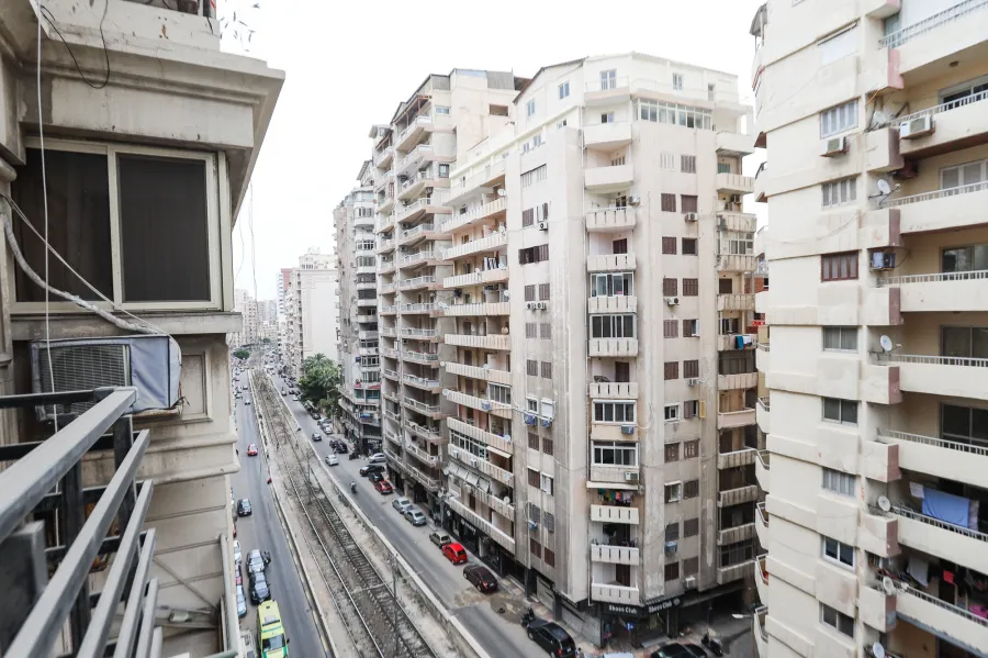 شقة للبيع 230 م لوران ( محطة ترام شعراوى )