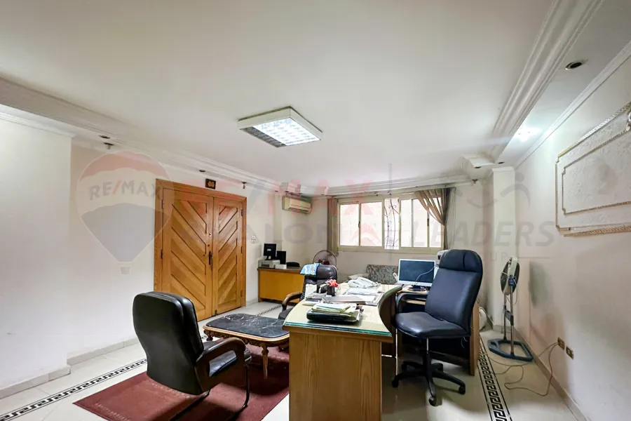 Administrative headquarters for sale 165 m Louran (Ahmed Zou Al Fekar St.)