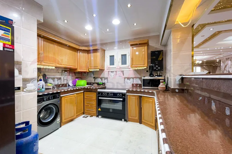 Apartment for sale 350 s in Camp Caesar (directly on the sea)