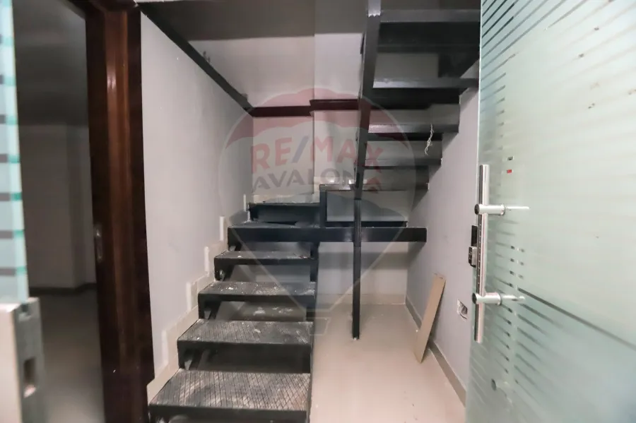 Shop for rent 260 m Stanly (Sec Num from the sea )