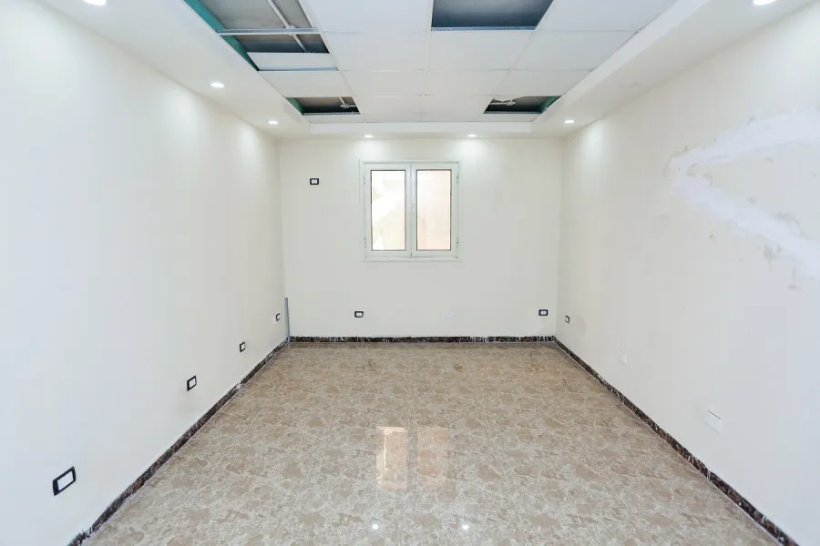 مسطح إداري للإيجار 550م وابور المياه (خطوات من ميدان أحمد الزويل)