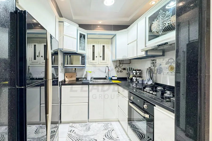 شقة للبيع 125 م  سيدي بشر (كومباوند الصفوة - ش مصطفي كامل)