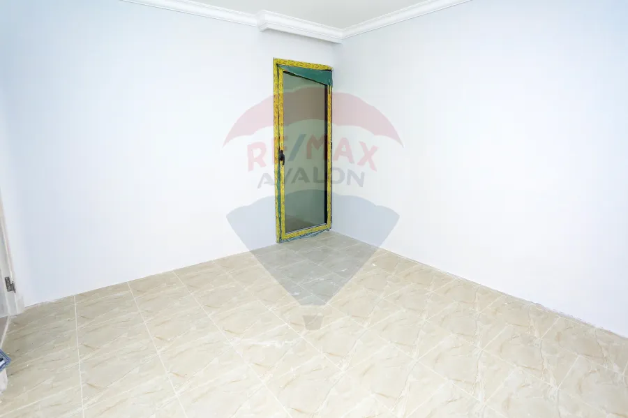 (شقة للبيع 174م  سموحة (شارع الريادة