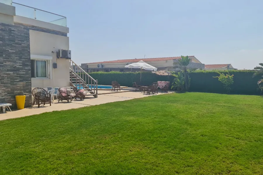 Stand alone villa for sale (Amwaj - Sidi Abdelrahman) 1,000 m