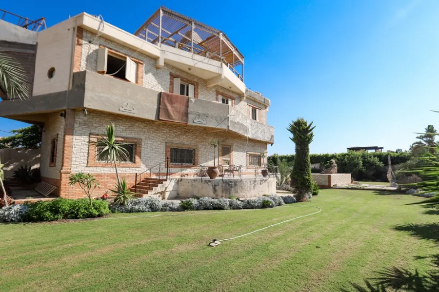 فيلا للبيع او للإيجار مفروشة 1600م بكينج مريوط  (خلف فندق افريكانا)