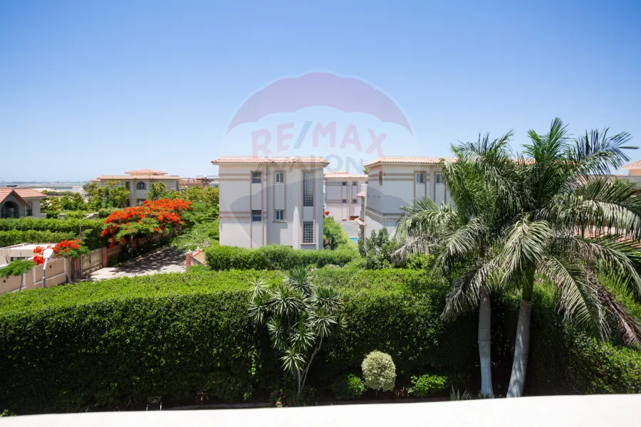 Villa for sale 530 m King mariout (Lakeside Paradise compound)