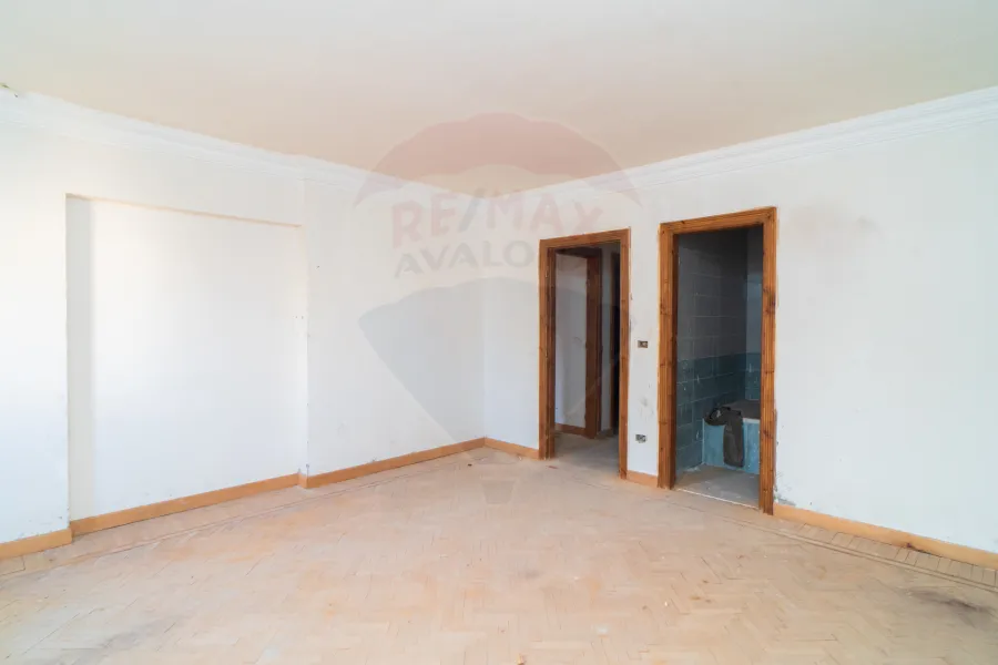 شقة للبيع 238 م رشدي (علي الترام مباشرة)