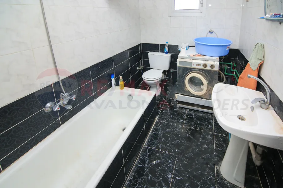 Apartment for sale 140 m Sidi Gaber (Al-Dobat Mustafa Kamel Buildings)