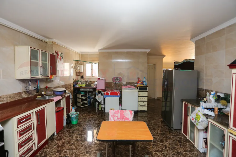 Apartment for sale 360 ​​m Zizinia (steps from tram)