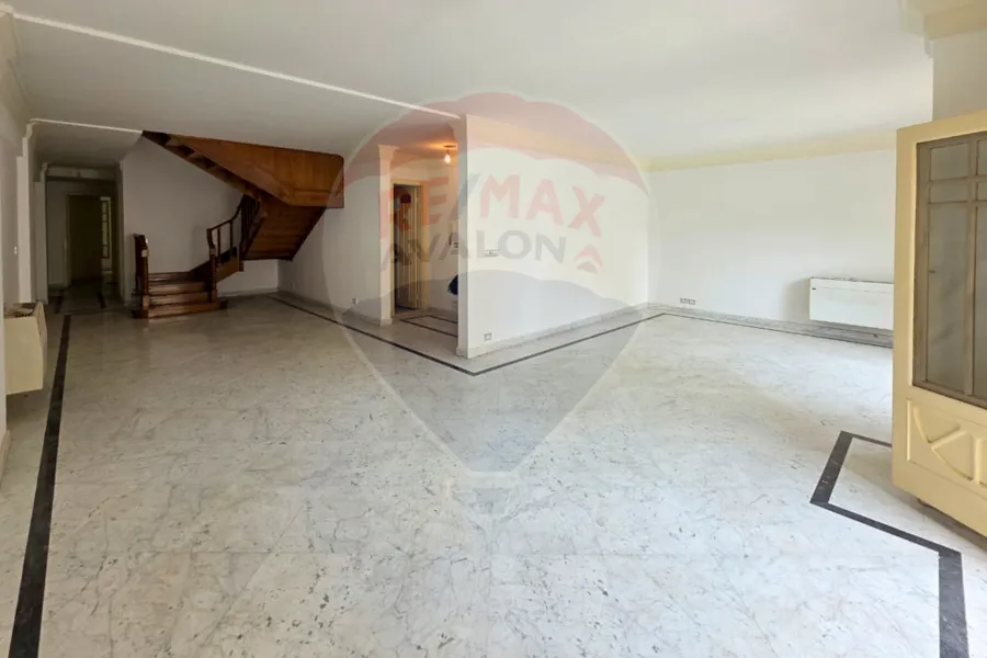 شقة دوبليكس للبيع 320 م لوران (متفرع من ش سرهنك)