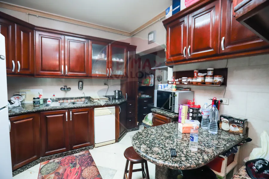 Apartment For Sale 270 m Sporting ( El Horeya St.)