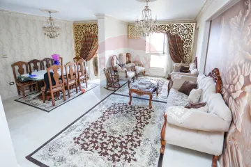 شقة للبيع 140 م سابا باشا (خطوات من الترام)