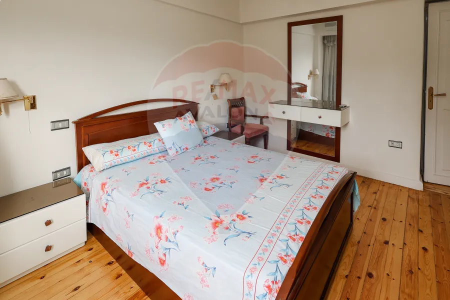 Furnished Apartment For rent 100 m Al Mamoora (steps from the sea)