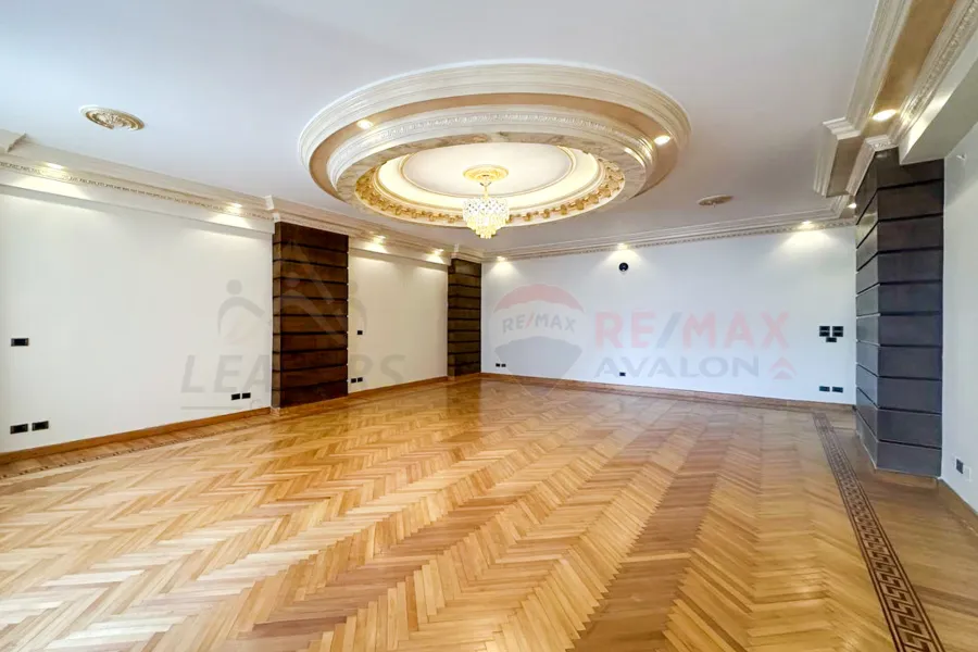 شقة للبيع 230 م لوران (ش أبوقير)