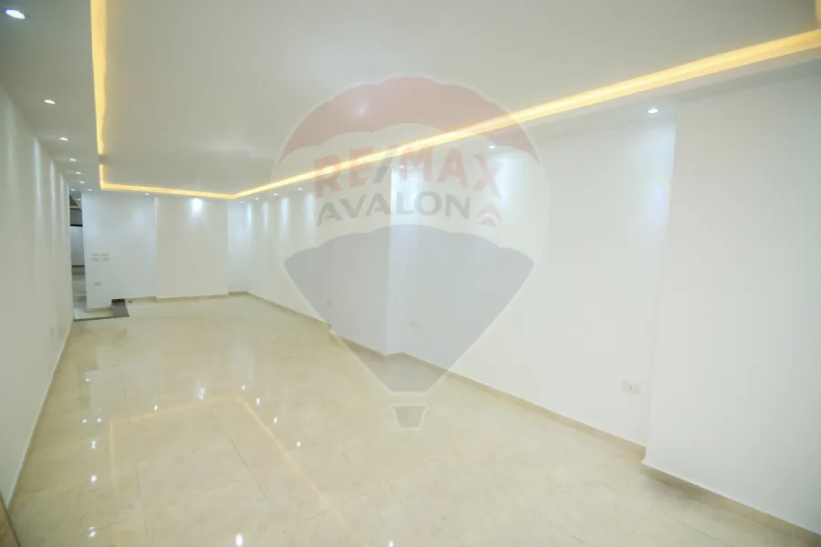 شقة مرخصة للبيع  210 م جليم ( خطوات من البحر و الترام )