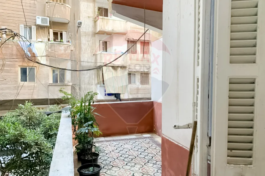 شقة للبيع 150 م جناكليس (ش عمر المختار)