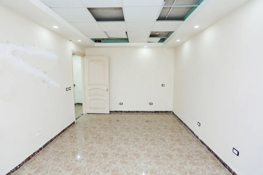 مسطح إداري للإيجار 550م وابور المياه (خطوات من ميدان أحمد الزويل)