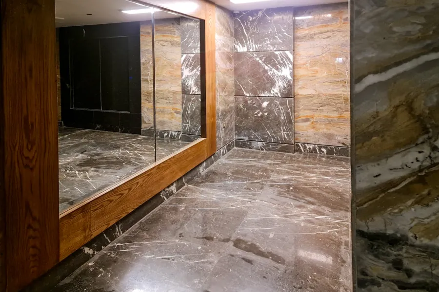 Shop + Mezzanine for sale 750 m Louran (directly Abu Qir St.)