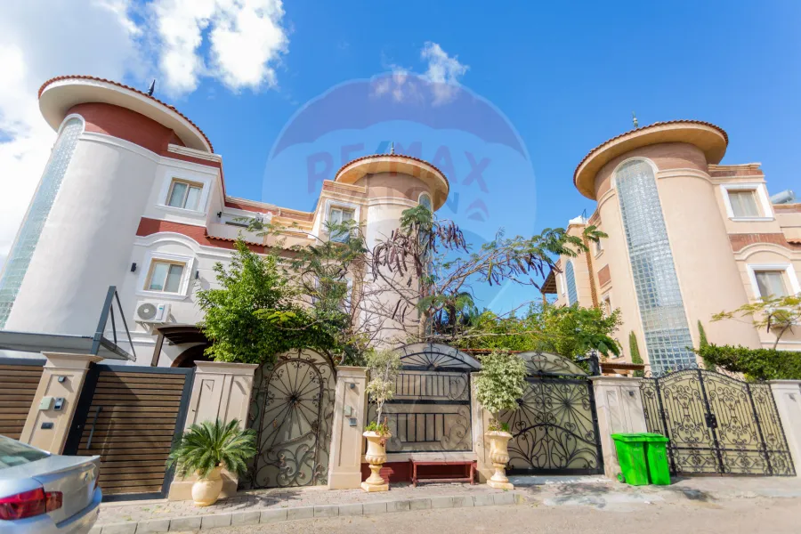 Furnished twin house for annual rent, 350 m², King Mariout (Al Orouba Royal)