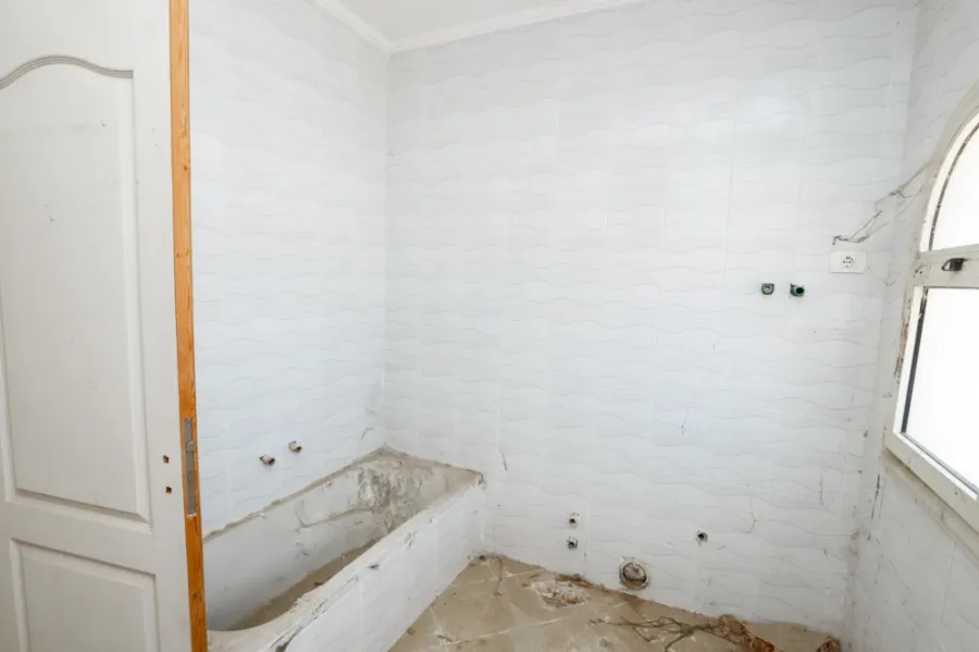 Villa for sale 726m King Marriot Alex west Compound