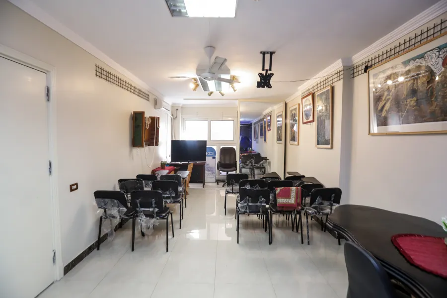 شقة للبيع 135م سموحة ( بجوار مستشفي الاندلسية )