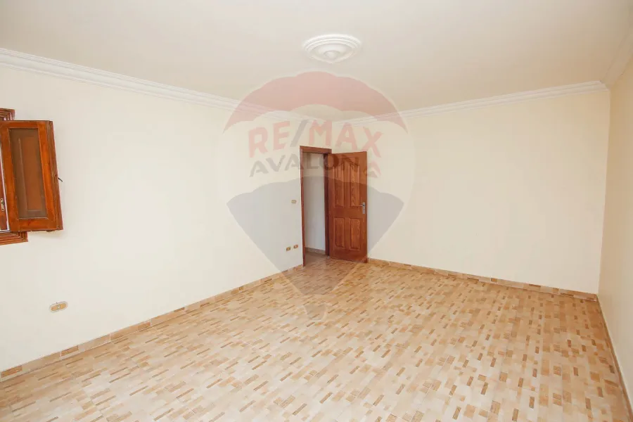 Apartment for sale 192 m Al Shatby (Steps from the sea)