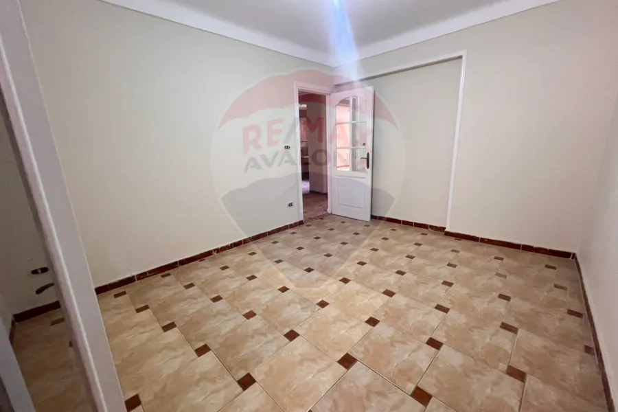 شقة للبيع 150 م سموحة (شارع النصر)