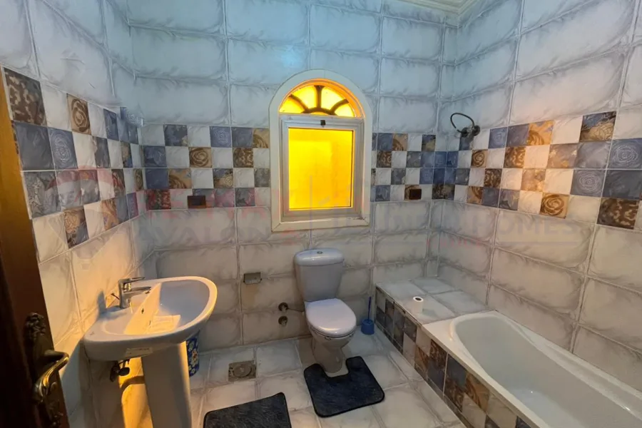 فيلا للبيع كينج مريوط (حي الجمارك - امام ستاد برج العرب) 504 م