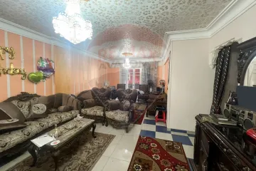 شقه للبيع  200 م كامب شيزار (ش بورسعيد)