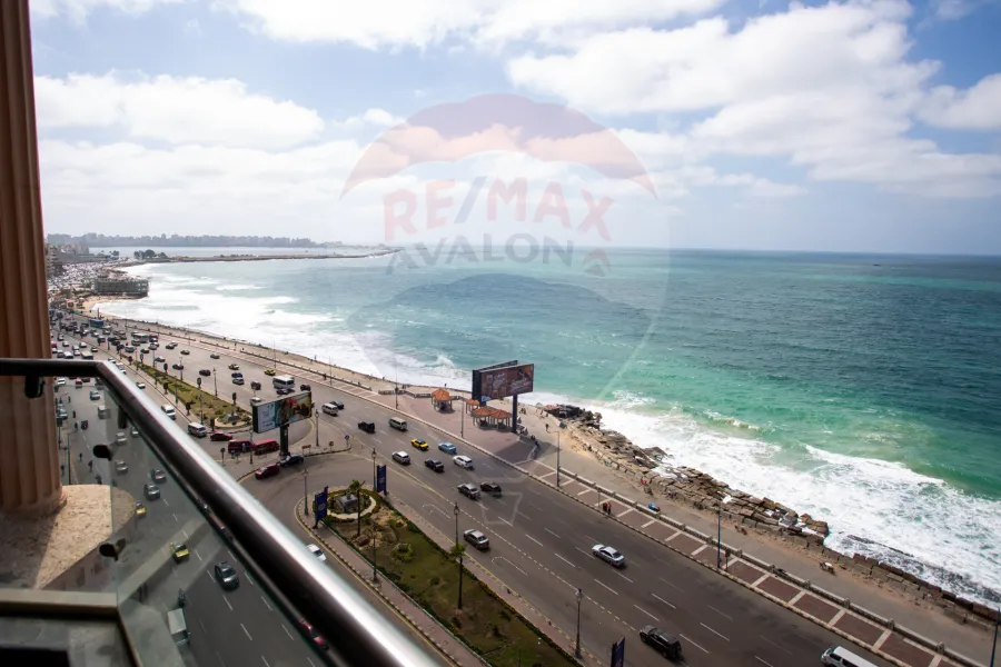 Apartment For Sale 330 m Camp Chezar (directly on the sea)