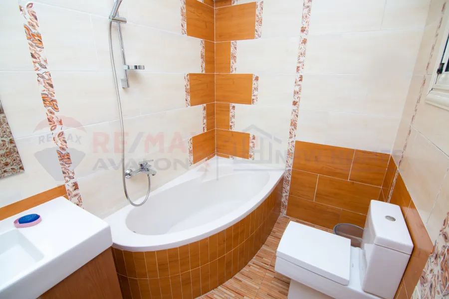 Apartment for sale 330 m Camp Caesar (Directly on the sea)