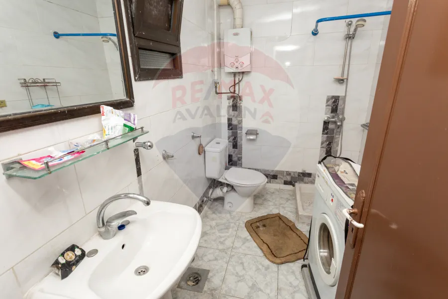 Apartment for sale 120 m Tharwat (directly on the sea)