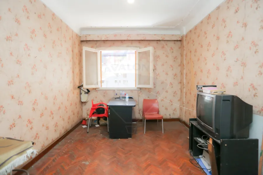 شقة للبيع 85م الازريطة  ( خطوات من الترام)